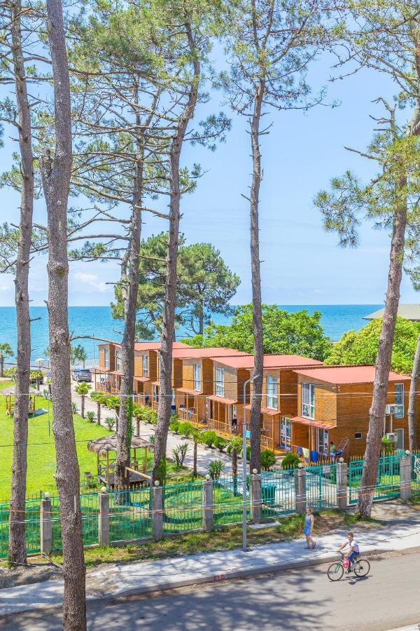 Gageta Hotel Ureki Exteriör bild